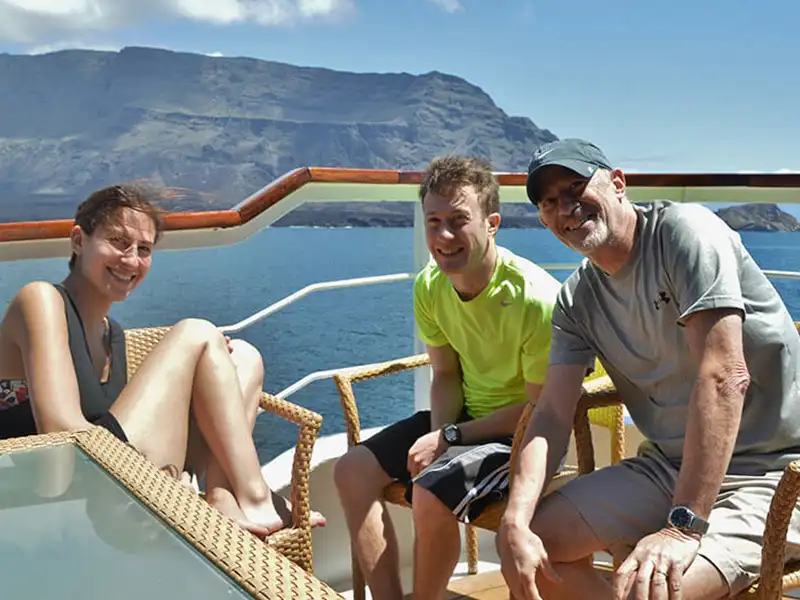 people-sun-deck-yacht-la-pinta-galapagosislands