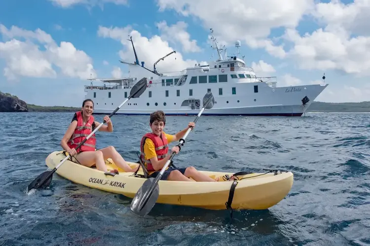 Yacht La Pinta, Kayaking