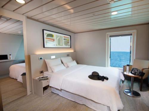 Yacht La Pinta luxury interconnected rooms